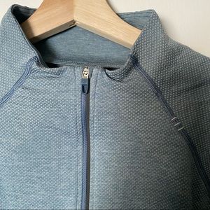 Like new 1/2 quarter zip long sleeve Metal Vent Tech 2.0